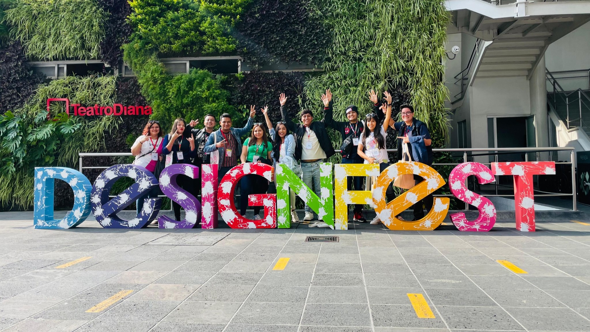 Alumnos de 7mo de Diseño Grafico en el evento Designfest 2023