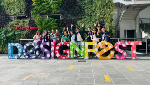 Alumnos de 7mo de Diseño Grafico en el evento Designfest 2023