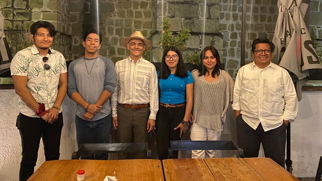 Reunión con el director de teatro Rodrigo Vargas Díaz